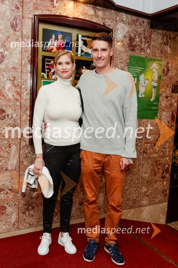  Ana Černe;  Janez  Černe, nekdanji podžupan MO KranjPu, otroška premiera v Prešernovem gledališču Kranj