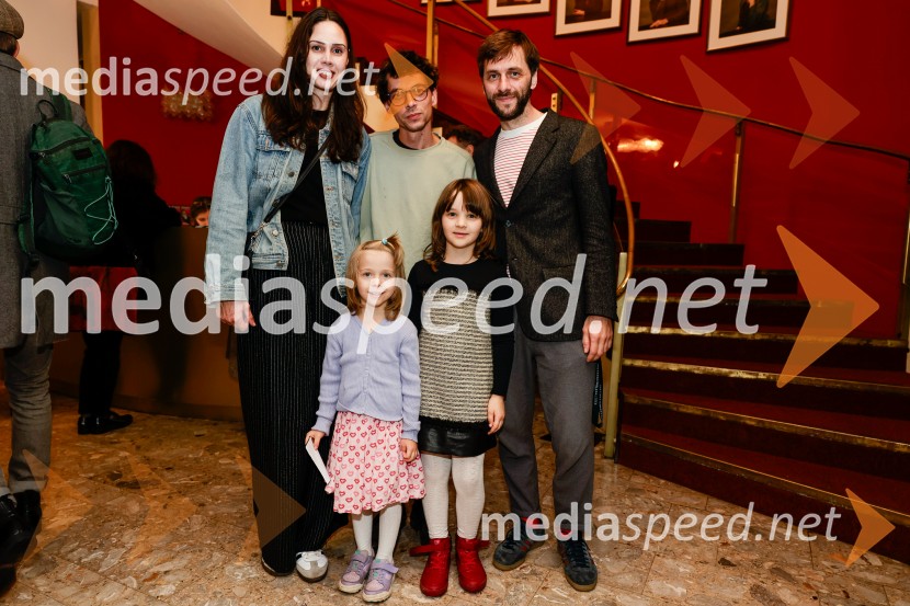  ... ;  ... ;  ... ;  ... ;  Rok Bozovičar, direktor, Prešernovo gledališče Kranj Pu, otroška premiera v Prešernovem gledališču Kranj