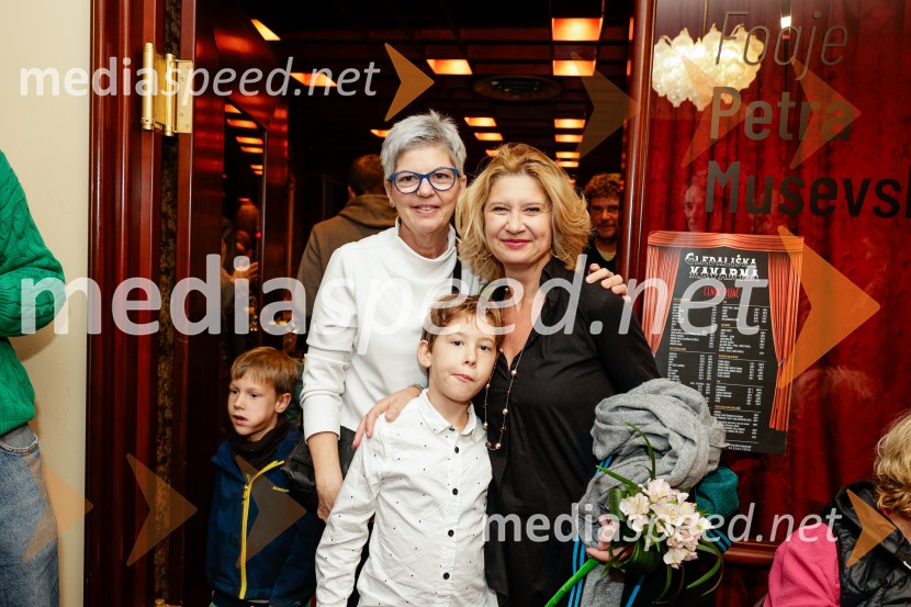  Mirjam Drnovšček, direktorica, SNG Nova Gorica;  Krištof  Murenc;  Vesna Pernarčič, igralkaPu, otroška premiera v Prešernovem gledališču Kranj