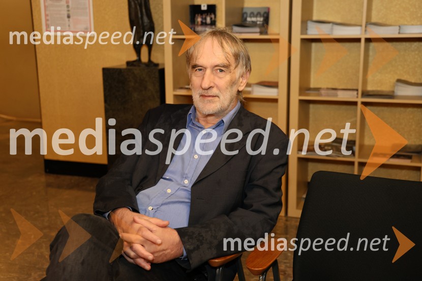  Jonas Žnidaršič, igralecPokojnik, premiera komedije v MGL Ljubljana