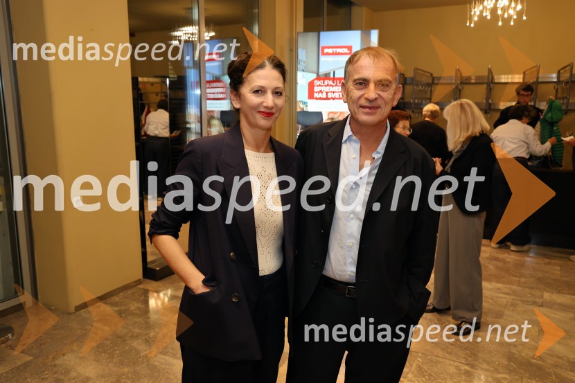  Sanja Neškovič Peršin, koreografinja; nekdanja direktorica Balet Ljubljana;  Blaž Peršin, direktor Muzeja in galerije mesta LjubljanePokojnik, premiera komedije v MGL Ljubljana