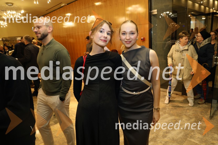  Nika Šoštarič, dramaturginja;  ... Pokojnik, premiera komedije v MGL Ljubljana