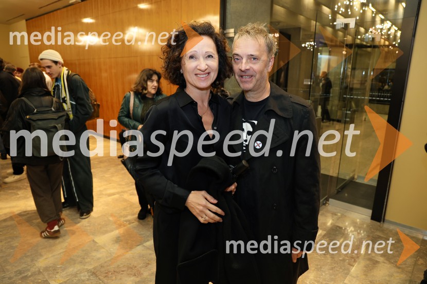  ... ;  Jani Hace, glasbenik, SiddhartaPokojnik, premiera komedije v MGL Ljubljana