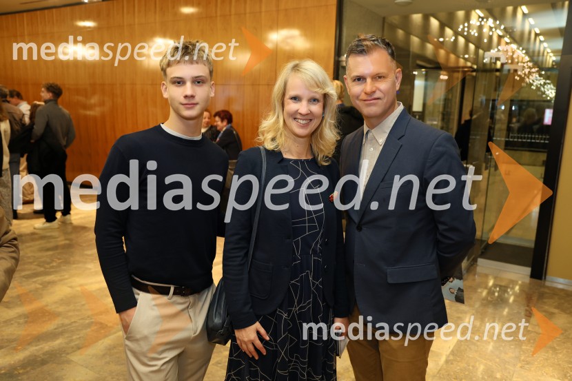  Maks  Peštaj Zevnik, igralec;  ... ;  ... Pokojnik, premiera komedije v MGL Ljubljana