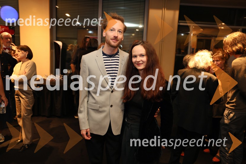  ... ;  Katarina Koprivnikar, marketing MGLPokojnik, premiera komedije v MGL Ljubljana