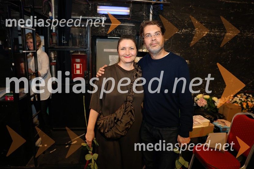  Petra Pogorevc, dramaturginja in avtorica;  ... Pokojnik, premiera komedije v MGL Ljubljana