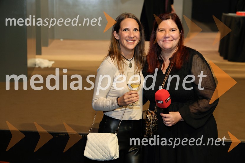  ... ;  Teja Pelko, novinarkaPokojnik, premiera komedije v MGL Ljubljana