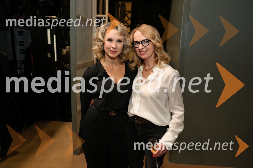  Iva Krajnc Bagola, igralka;  Bernarda Oman, igralkaPokojnik, premiera komedije v MGL Ljubljana
