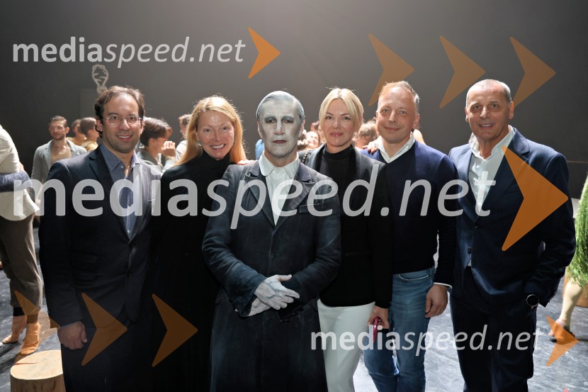  Simon Krečič, umetniški direktor Opere SNG Maribor;  Nataša Matjašec Rošker, igralka;  Edward Clug, umetniški direktor, Balet SNG Maribor;  ... ;  ... ;  Danilo Rošker, direktor SNG MariborPeer Gynt, SNG Maribor, jubilejna uprizoritev