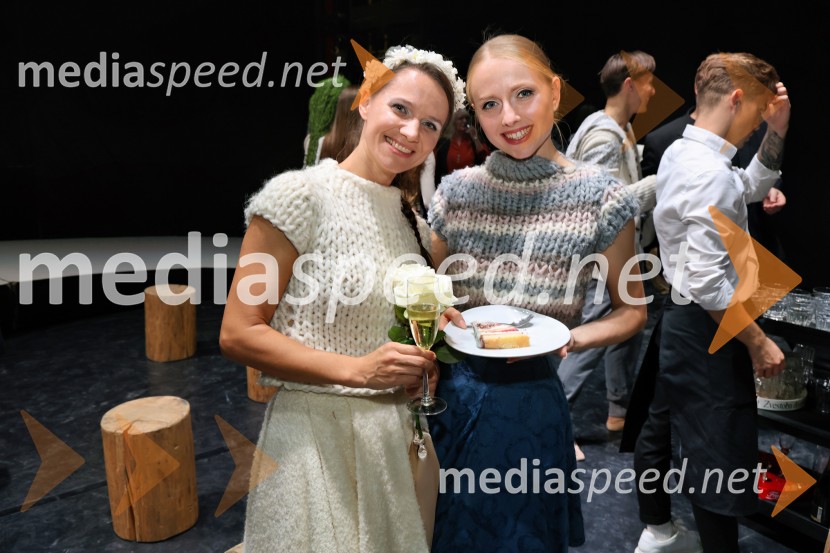  Tijuana Križman Hudernik, baletna solistka;  Mina Radaković, baletna plesalkaPeer Gynt, SNG Maribor, jubilejna uprizoritev