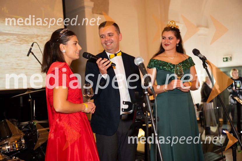  Natalija Ploj, Mariborska vinska kraljica 2025;  Robert Levstek, koordinator, občina Duplek;  Nina  Polanec, 28. Vinska kraljica Slovenije 202510. Salon štajerskih mladih vin Pubec v Mariboru