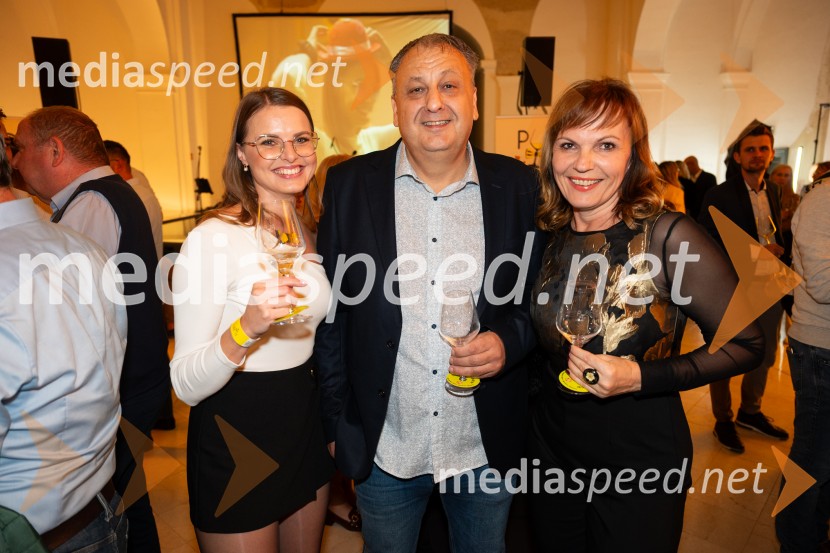  Lucija Mukenauer, 19. svečinska vinska kraljica, vino Mukenauer;  ... ;  ... 10. Salon štajerskih mladih vin Pubec v Mariboru