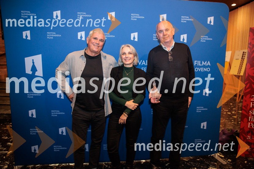  Metod Pevec,  slovenski pisatelj, igralec, scenarist in režiser;  ... ;  ... Zaključek 27. Festivala slovenskega filma, slavnostna podelitev nagrad, Portorož