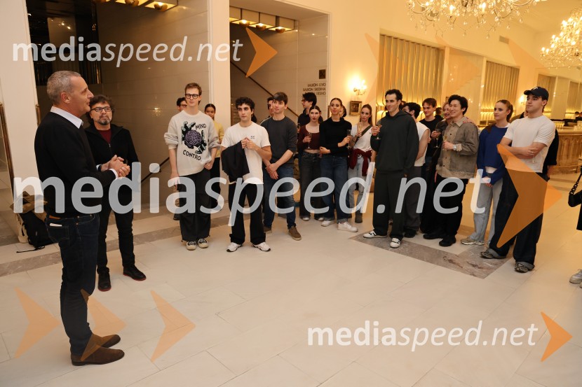 L’Arlésienne in Carmen, dvojna baletna predstava