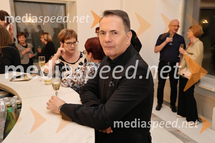 L’Arlésienne in Carmen, dvojna baletna predstava