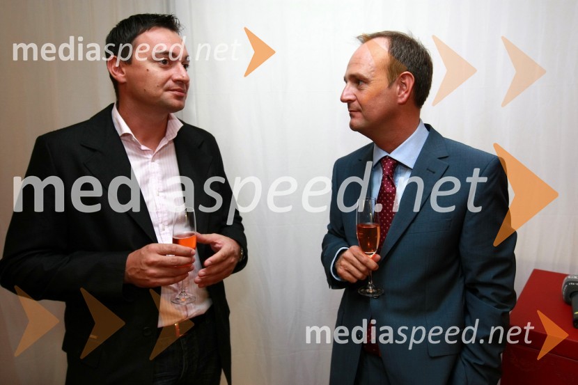 Goran Dragičević, direktor podjetja Citytime Banja Luka in Martin Schmidt, regijski manager Cartier za Vzhodno EvropoCartier, odprtje trgovine