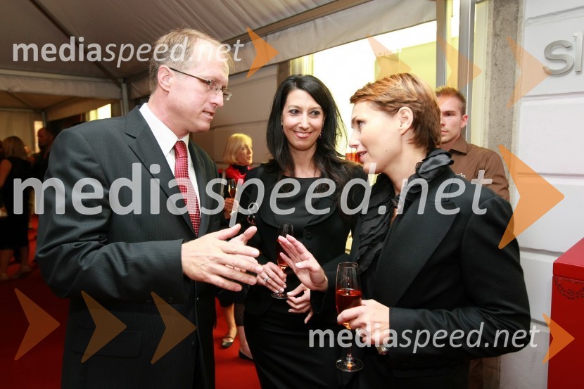 Matjaž Šteblaj, Slowatch, Petra Kancler, novinarka in mag. Petra Mišič, PreobratCartier, odprtje trgovine