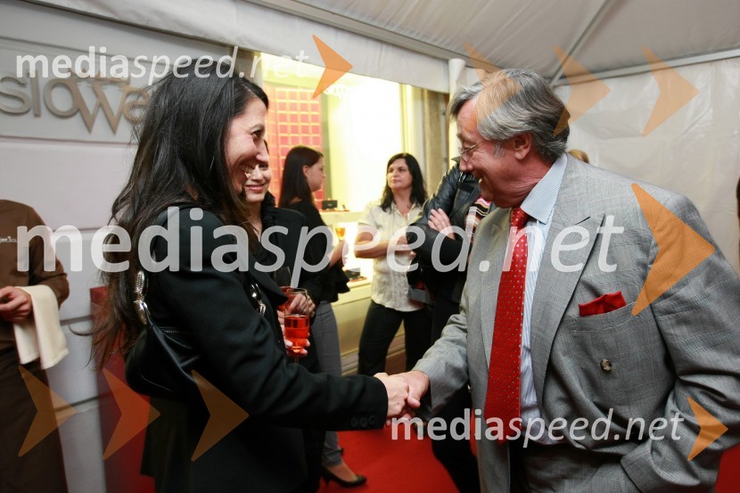 Petra Kancler, novinarka in Walter Wolf, podjetnikCartier, odprtje trgovine