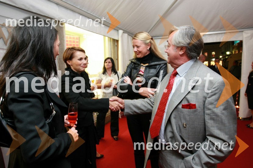 Petra Kancler, novinarka, mag. Petra Mišič, Preobrat in Walter Wolf, podjetnik s spremljevalko Edno KerncCartier, odprtje trgovine