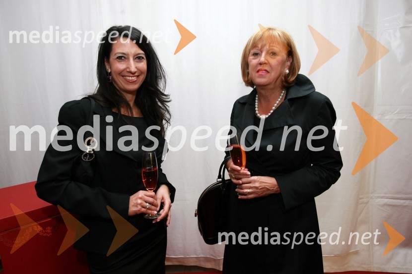 Petra Kancler, novinarka in Edita Toplak, žena nekdanjega rektorja mariborske univerze Ludvika ToplakaCartier, odprtje trgovine