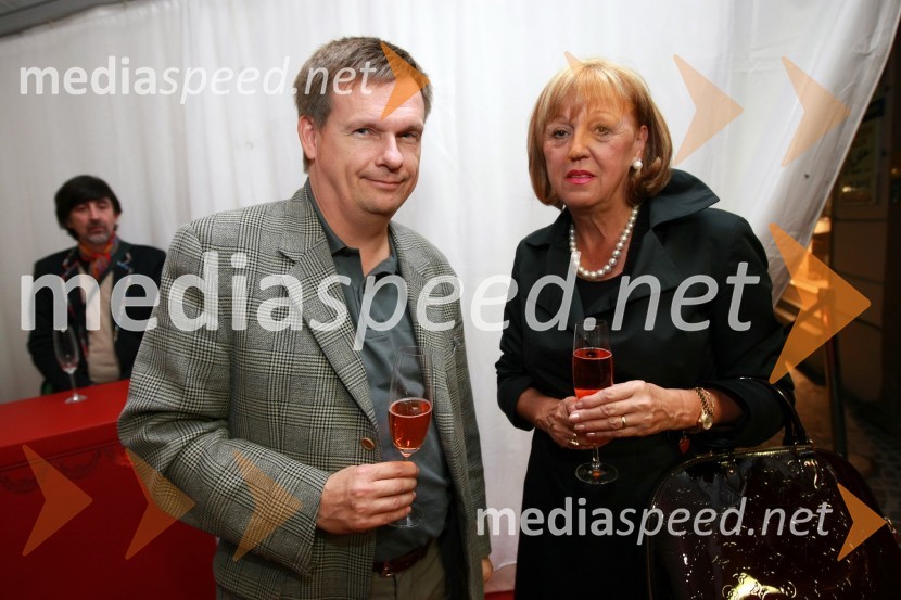 Borut Kancler in Edita Toplak, žena nekdanjega rektorja mariborske univerze Ludvika ToplakaCartier, odprtje trgovine