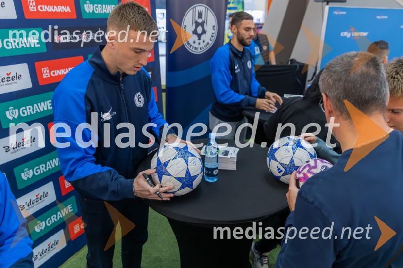Meet & Greet z Grofi v City centru Celje