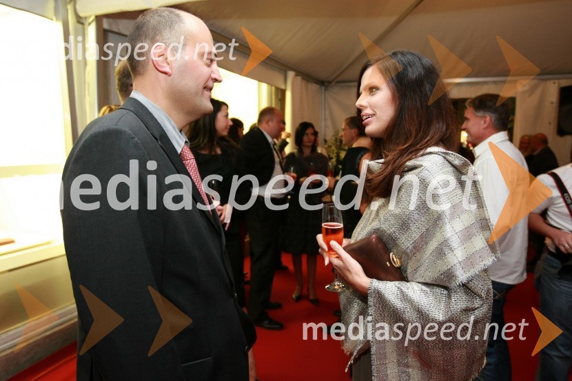 Matej Bregant, Slowatch in Sabina Remar, Miss Universe 2004 in manekenkaCartier, odprtje trgovine