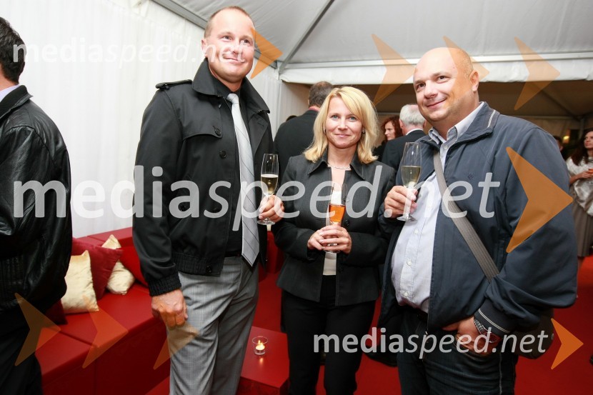 Dejan Čolnik, Mojca Pezdiček in Peter PezdičekCartier, odprtje trgovine