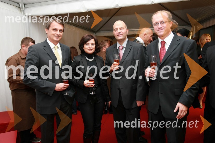Tomaž Kancler, arhitekt in in žena Romana Kancler, direktorica SEB d.o.o., Matej Bregant, Slowatch in Matjaž Šteblaj, SlowatchCartier, odprtje trgovine