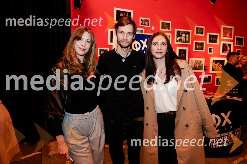 Sam prjatla, premiera komedije Melani Mekicar in Žan Papič