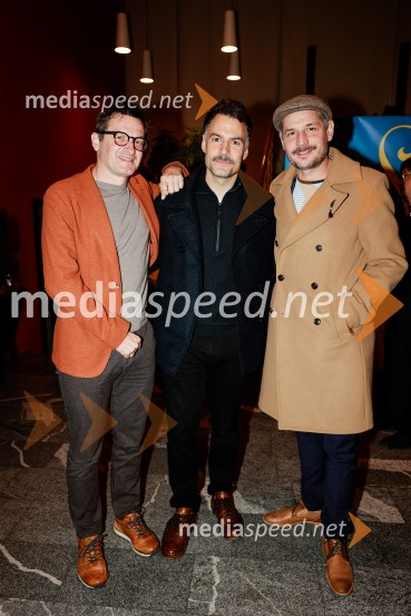 Saša  Jerković, novinar;  David Urankar, televizijski voditelj, maneken;  Anže Zevnik, igralecSam prjatla, premiera komedije Melani Mekicar in Žan Papič