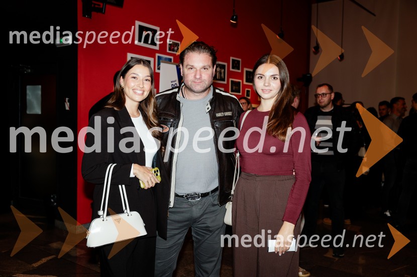 Sam prjatla, premiera komedije Melani Mekicar in Žan Papič