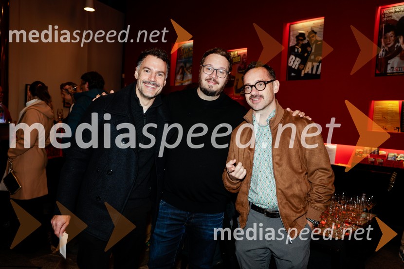  David Urankar, televizijski voditelj, maneken;  Sašo Stare, stand up komik, voditelj;  ... Sam prjatla, premiera komedije Melani Mekicar in Žan Papič