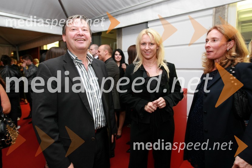 Matjaž Tomlje, poslovnež in lastnik revij Avto.šport ter Fashion Avenue, Tjaša Šolar, spremljevalka Matjaža Šteblaja, Slowatch in  Mojca Bregant, soproga Mateja Breganta, SlowatchCartier, odprtje trgovine