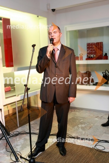 Matej Bregant, SlowatchCartier, odprtje trgovine