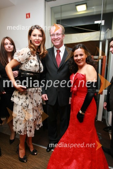 Ivana Šundov Hojan, Matjaž Šteblaj, Slowatch in Darja Švajger, pevkaCartier, odprtje trgovine