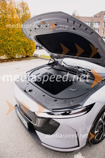 Nova električna Mazda 6e