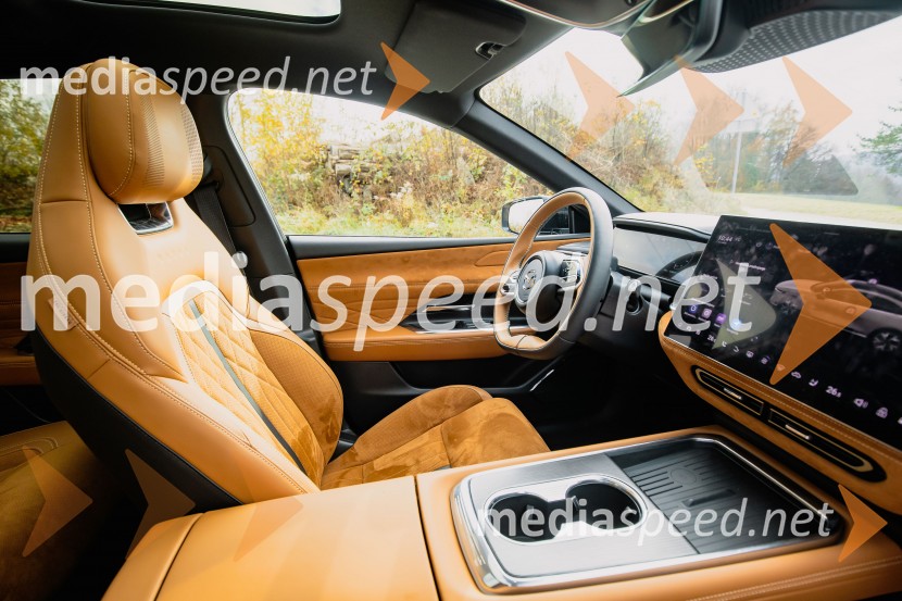 Nova električna Mazda 6e