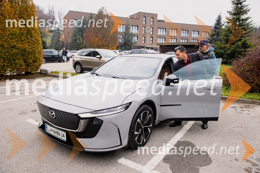 Nova električna Mazda 6e