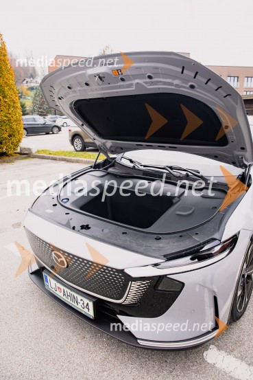 Nova električna Mazda 6e