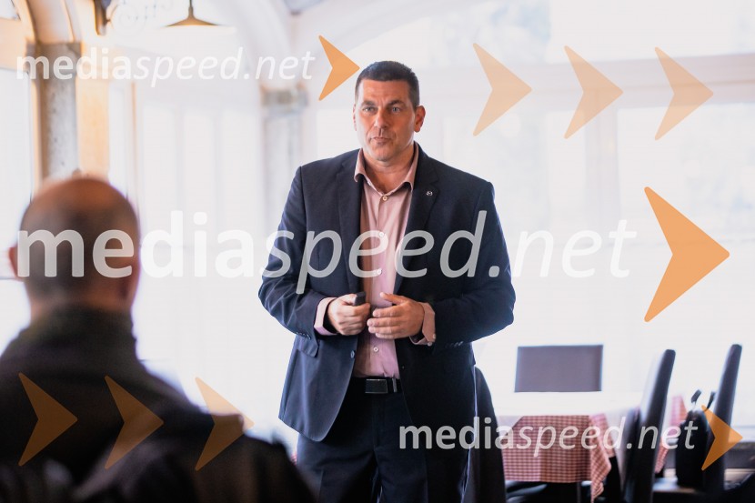 Nova električna Mazda 6e