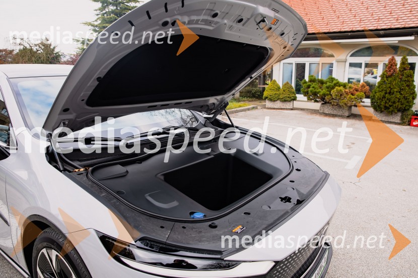 Nova električna Mazda 6e