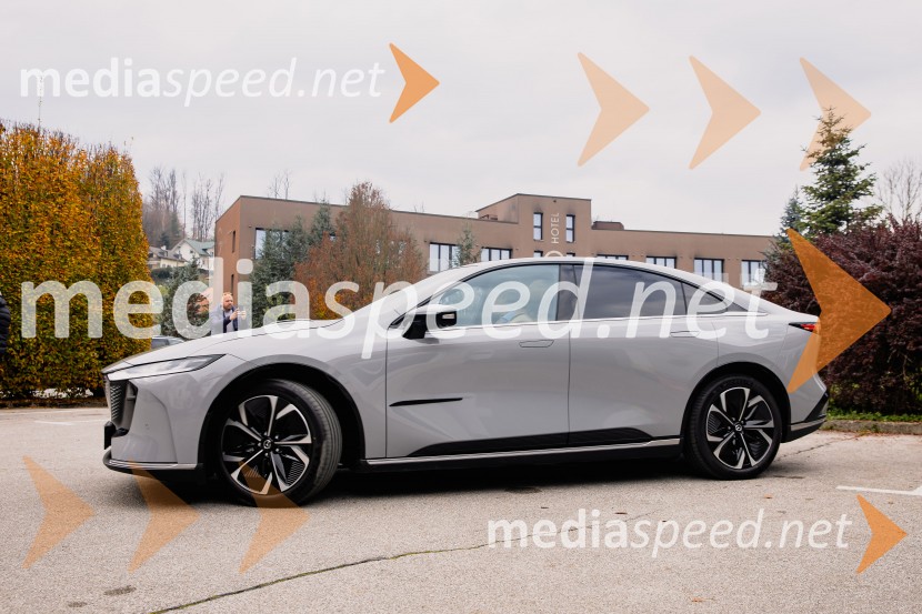Nova električna Mazda 6e