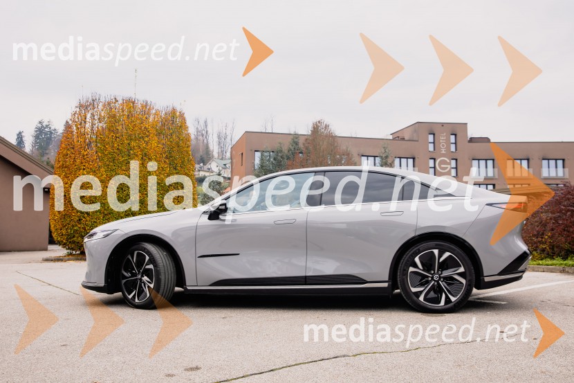 Nova električna Mazda 6e