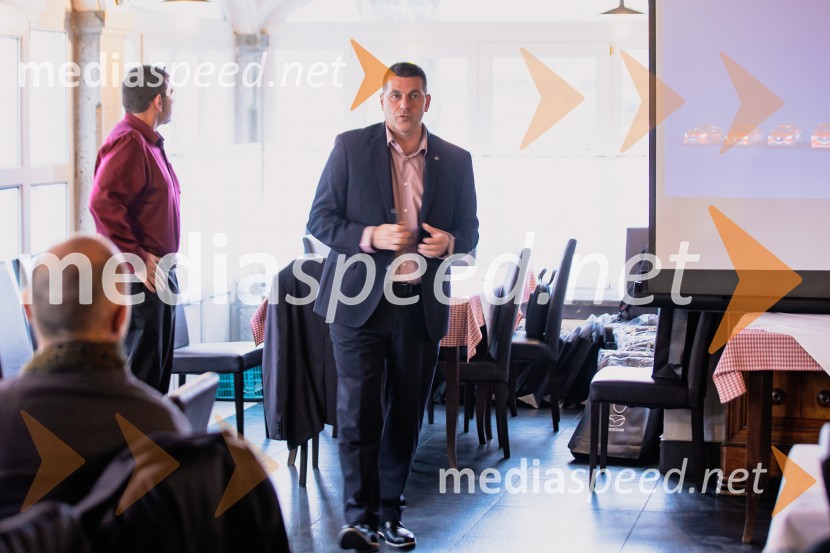 Nova električna Mazda 6e