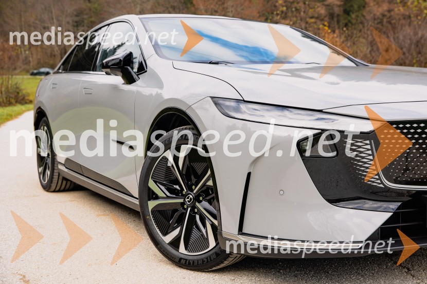 Nova električna Mazda 6e