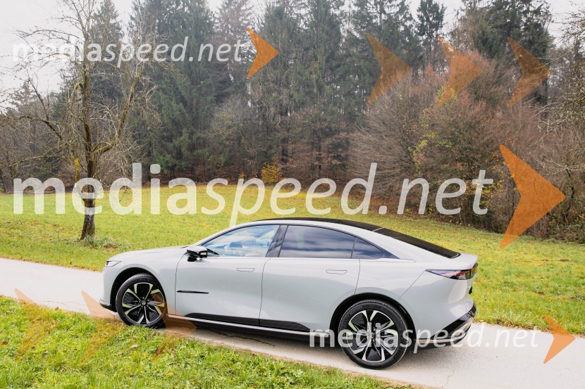 Nova električna Mazda 6e