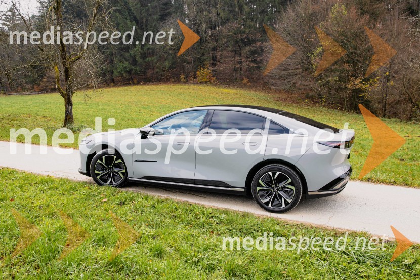 Nova električna Mazda 6e