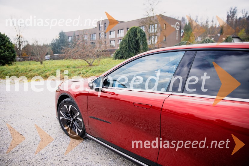 Nova električna Mazda 6e