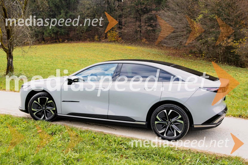 Nova električna Mazda 6e